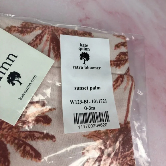 NWT Kate Quinn bloomers and elf hat set sunset palm size 0-3 months - Picture 6 of 7